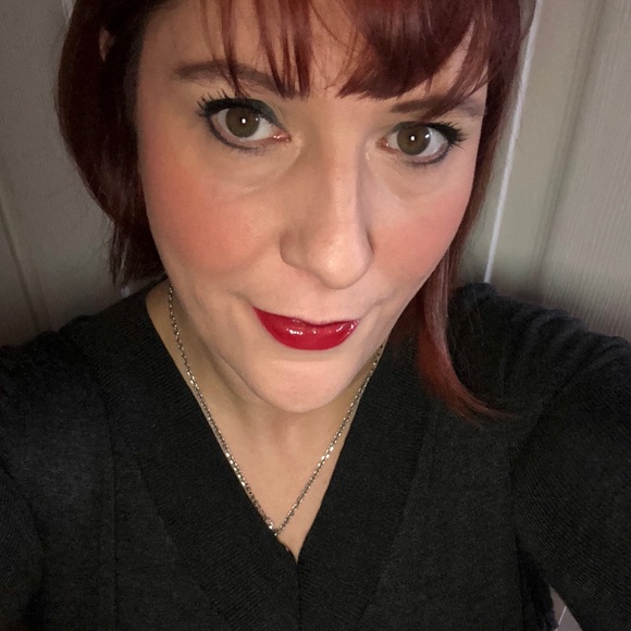 Meet your Posher, Jessica - Picture 1 of 1